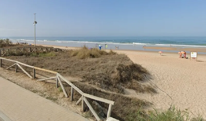 Alerta en playas de Huelva y Cádiz por fuertes corrientes de resaca este 12 y 13 de agosto