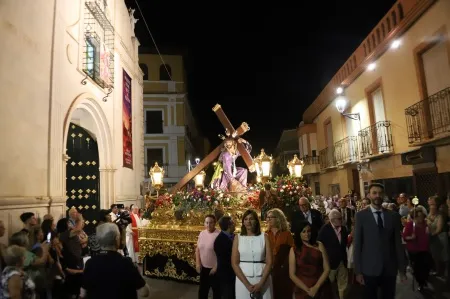 Manzanares inicia sus fiestas patronales con el traslado de Nuestro Padre Jesús del Perdón