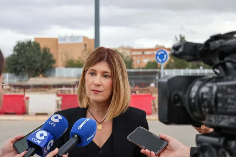 Lorca inicia la limpieza del Puente Nuevo antes de su remodelación integral