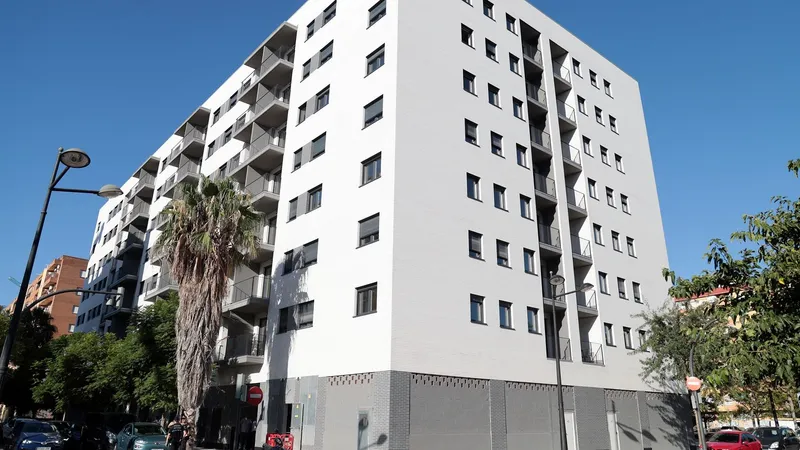 Valencia amplía el mantenimiento de su parque de viviendas municipales a 841 inmuebles