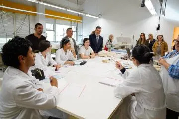 El CIFP Paseo das Pontes, primer Centro de Referencia Nacional en Textil, Confección y Piel