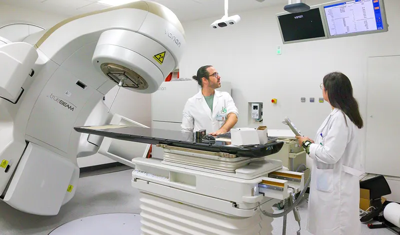 Málaga: Nuevo acelerador lineal para radioterapia más rápida y precisa