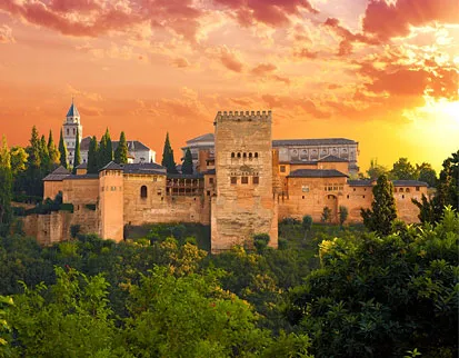 La Alhambra de Granada aclara la compra de entradas para visitas guiadas