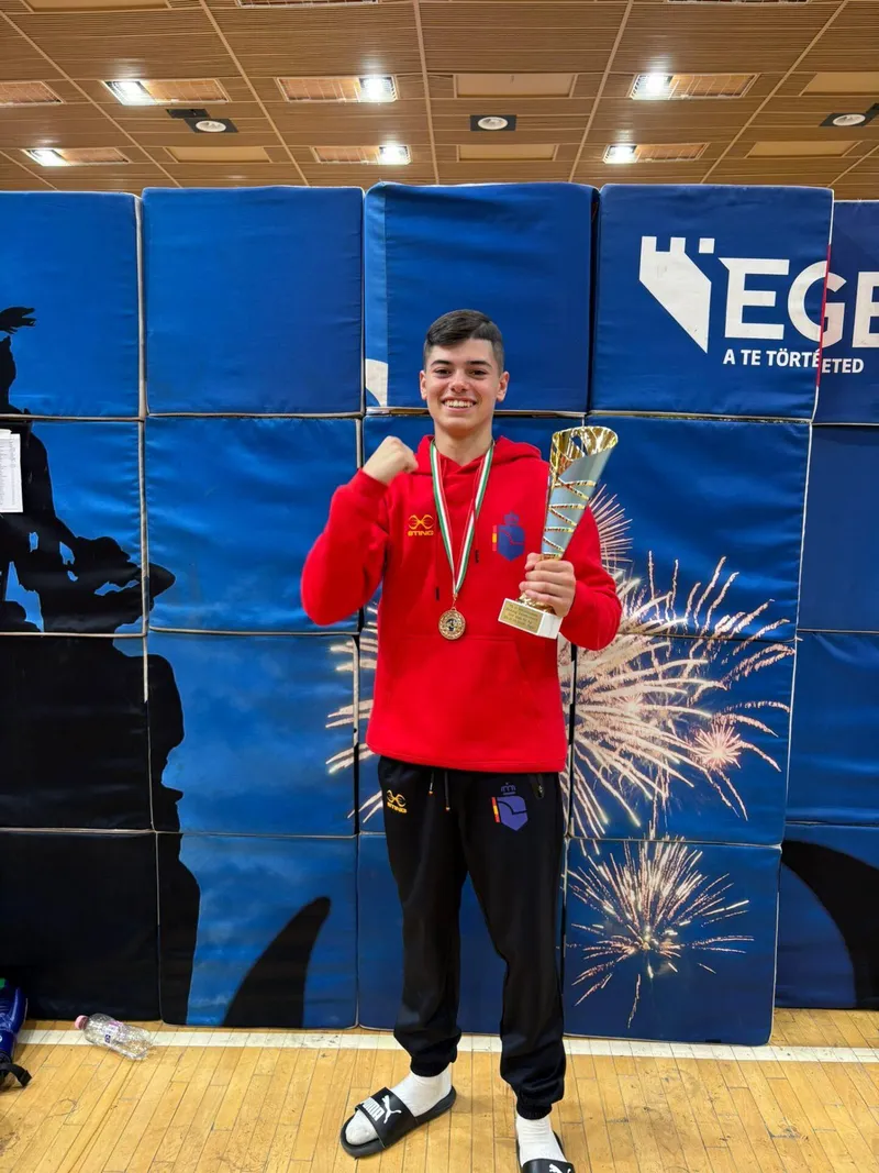 Mario Hernández, campeón en Hungría, impulsa a España al subcampeonato por equipos