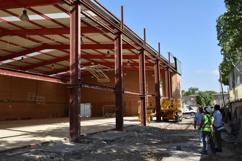 Daimiel inicia la construcción de un nuevo graderío en el pabellón de La Espinosa