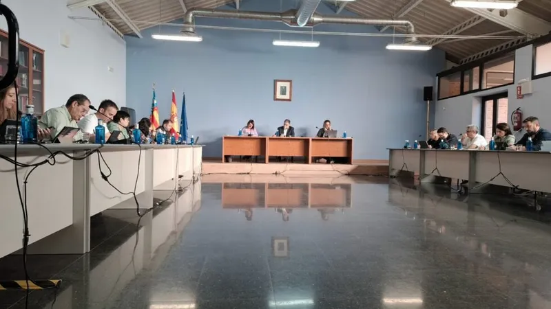 Villena rechaza la petición de Abogados Cristianos sobre actos religiosos y aprueba el Plan de Quemas