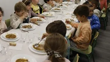 Galicia abre el plazo para solicitar ayudas de 150€ para comedores escolares