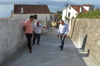 Sanxenxo avanza en la humanización del Camiño do Castro con soterramiento y hormigonado