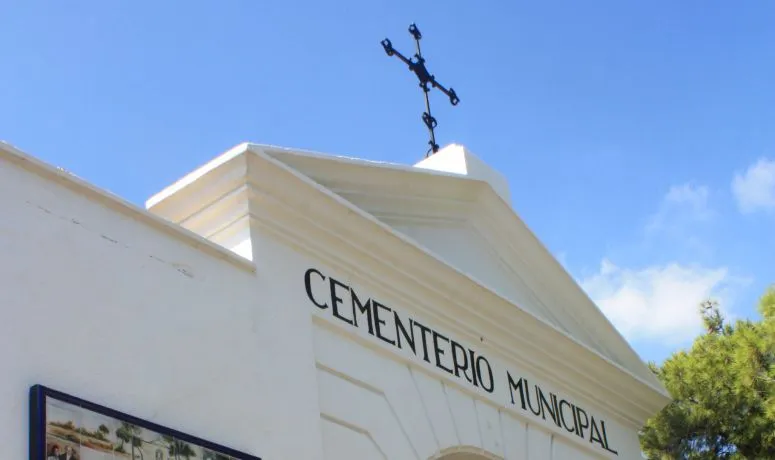 Burjassot digitaliza los registros del cementerio para facilitar la localización de nichos