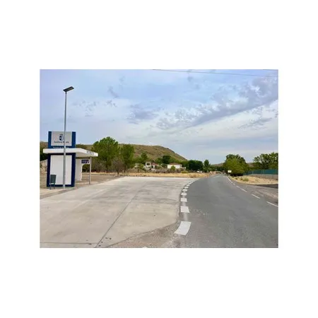 Illana mejora la accesibilidad en la parada de autobús de las Urbanizaciones