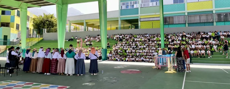 El programa GÉISER acerca la música y tradiciones canarias a los colegios de Adeje