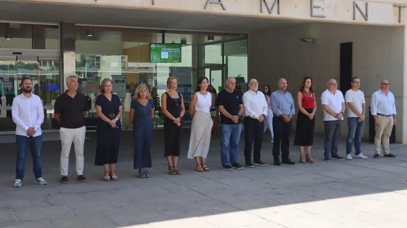 Benidorm se une al minuto de silencio por las víctimas del incendio de Los Gallardos