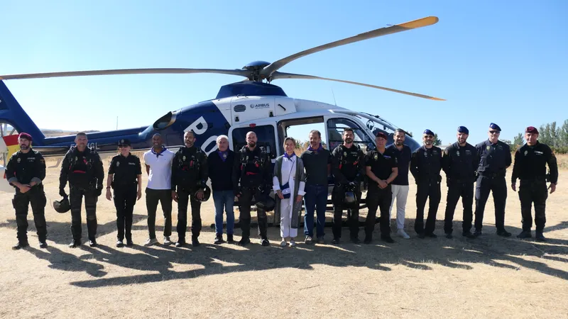 El cielo de Guadalajara se despide de las Ferias con un espectáculo de aeromodelismo y paracaidismo