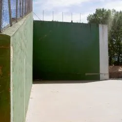 Arancón estrena frontón para el disfrute de sus vecinos