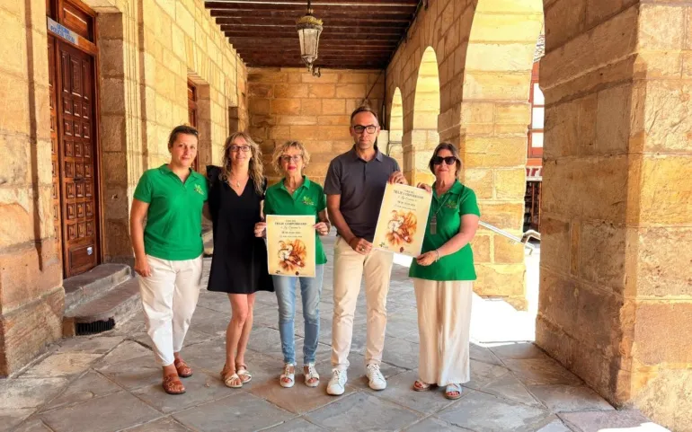 Reinosa celebra la IX Feria del Traje Campurriano para preservar el folclore