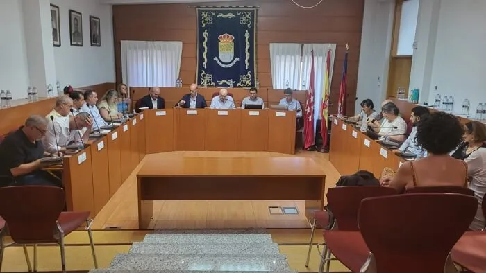 Moralzarzal aprueba 685.000€ para urbanizar Berrocal Sur, reforestar la Dehesa Vieja y ayudas a colectivos