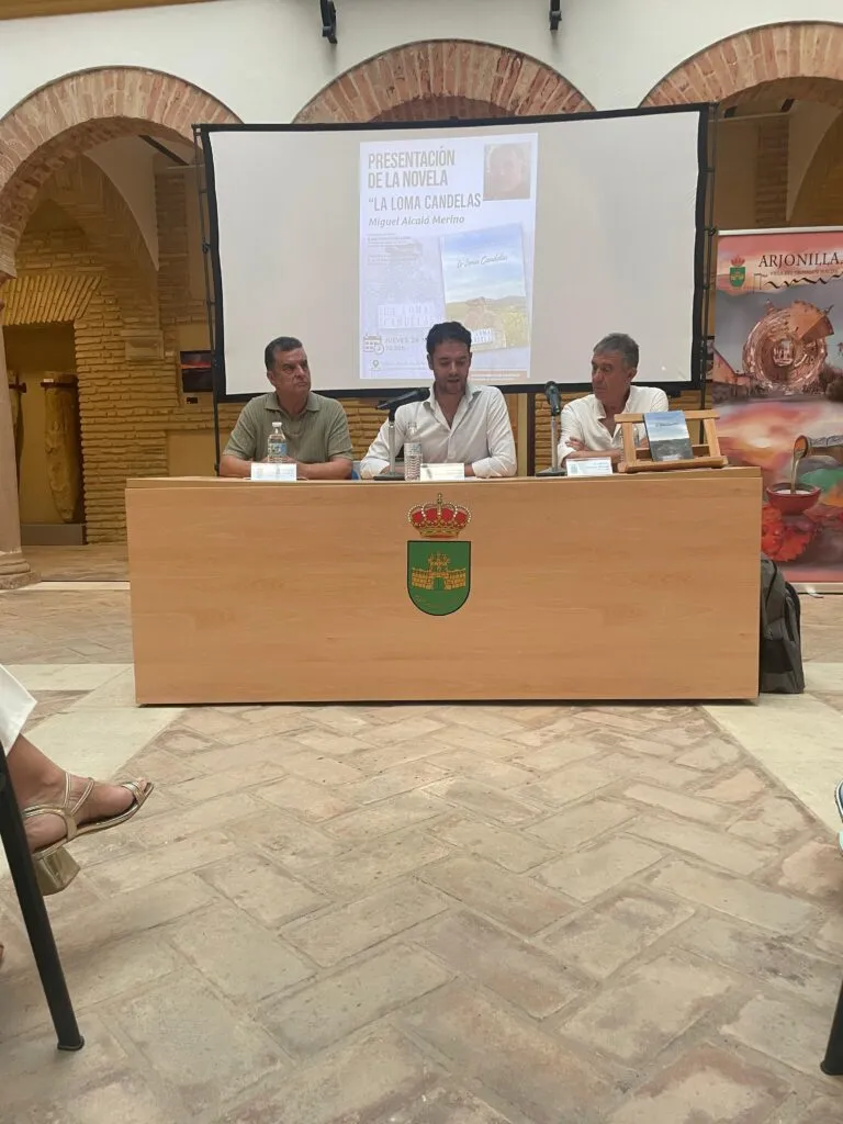 Arjonilla acoge la presentación del libro 'La Loma Candelas' de Miguel Alcalá Merino