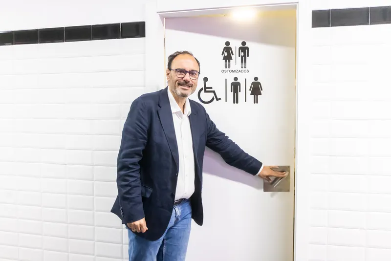 Guadalajara amplía su red de aseos adaptados para personas ostomizadas