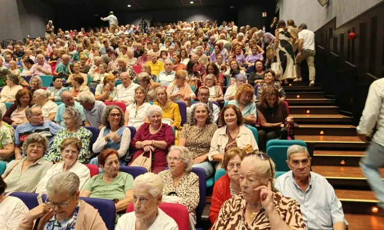 Mayores de Casariche celebran el Día de las Personas Mayores en Sevilla