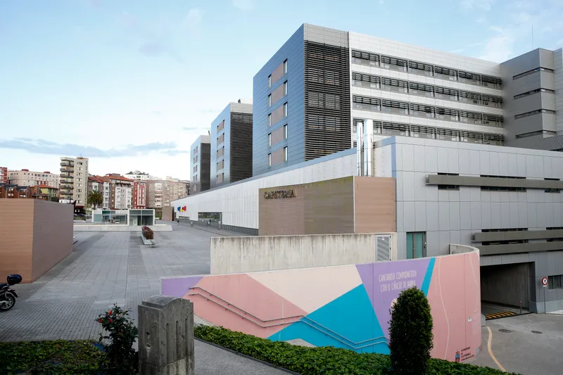 Valdecilla garantiza atención sanitaria a niños saharauis y de Gaza este verano