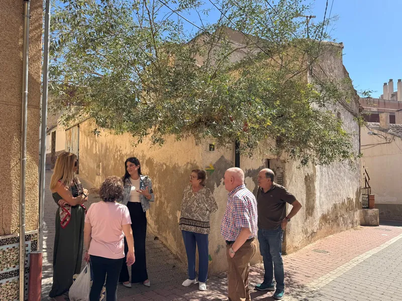 Lorca interviene un edificio en ruinas en la calle Meca para garantizar la seguridad vecinal