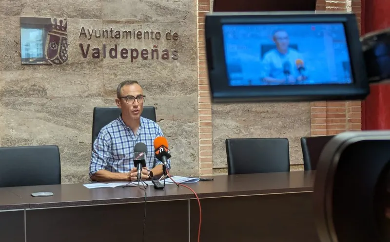 Valdepeñas amplía su oferta deportiva con escalada, tiro con arco y tenis de mesa