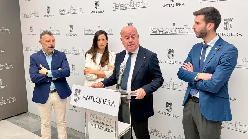 Antequera presenta un presupuesto saneado pese al alza de costes y prepara un plan de ajuste