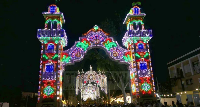 Utrera adjudica la iluminación de sus ferias para 2026 y 2027 por 342.184 euros