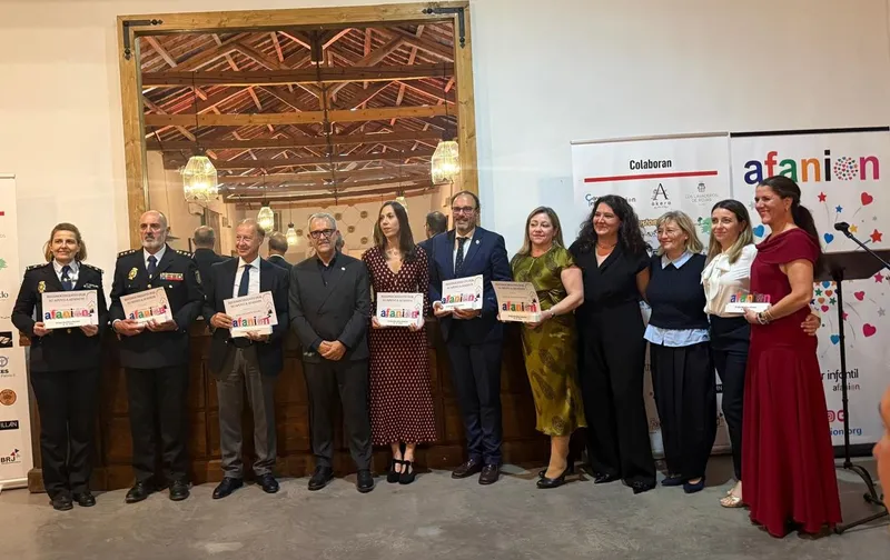 Guadalajara recibe un premio de Afanion por su apoyo a niños con cáncer