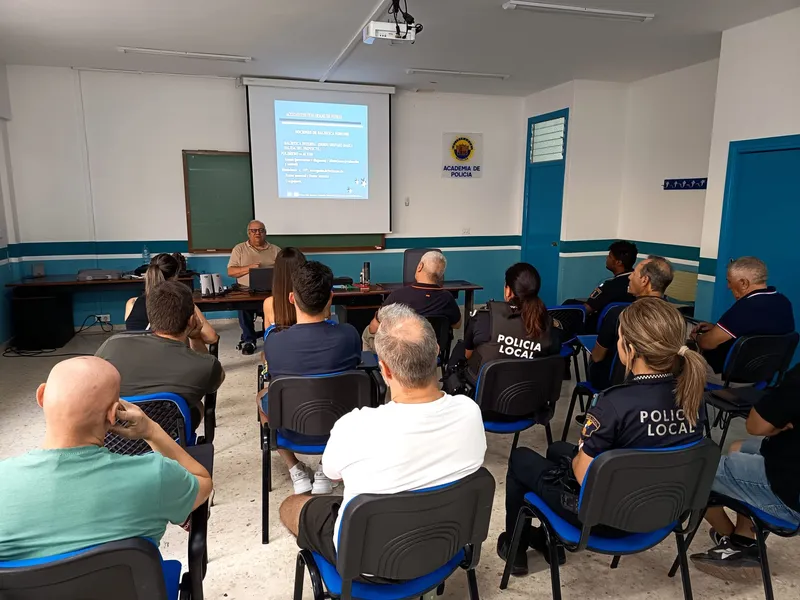 La Policía Local de Novelda actualiza conocimientos en balística forense y armas de fuego