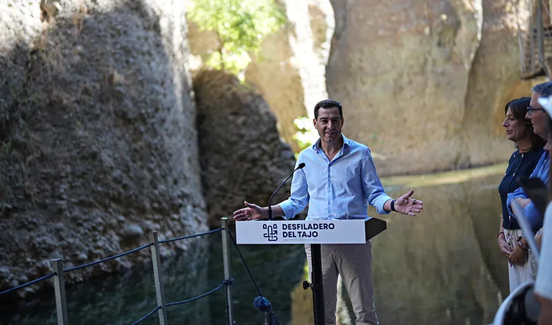 Juanma Moreno inaugura la segunda fase del Camino del Desfiladero en Ronda