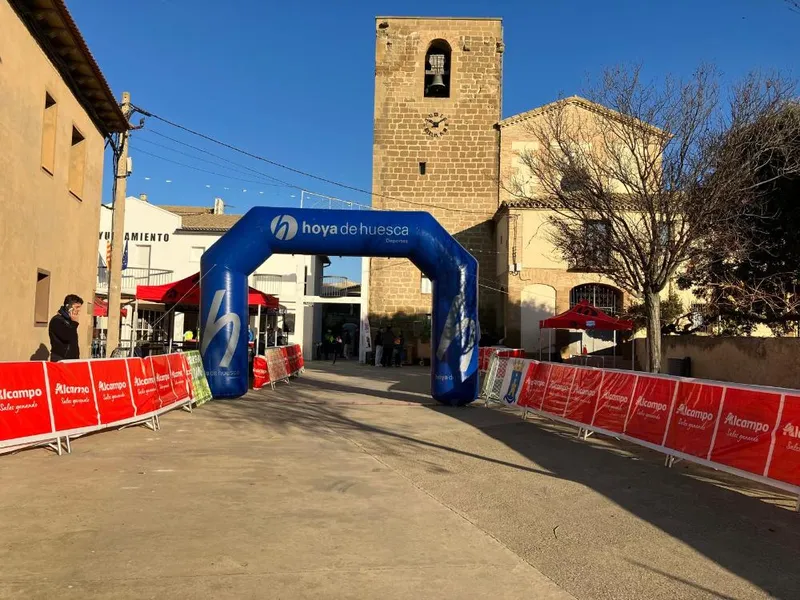 La III Carrera de Navidad de Alerre reúne a 250 corredores en una jornada festiva