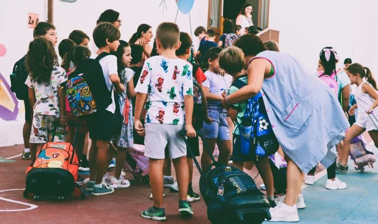 Burjassot da la bienvenida al curso 2026-2027 con agendas y ayudas para material escolar