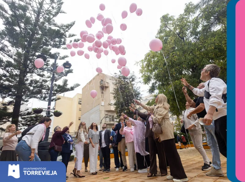 Torrevieja se une contra el Cáncer de Mama en una jornada de apoyo y concienciación