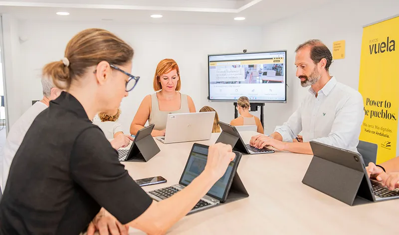 Andalucía impulsa la llegada de nómadas digitales a municipios pequeños