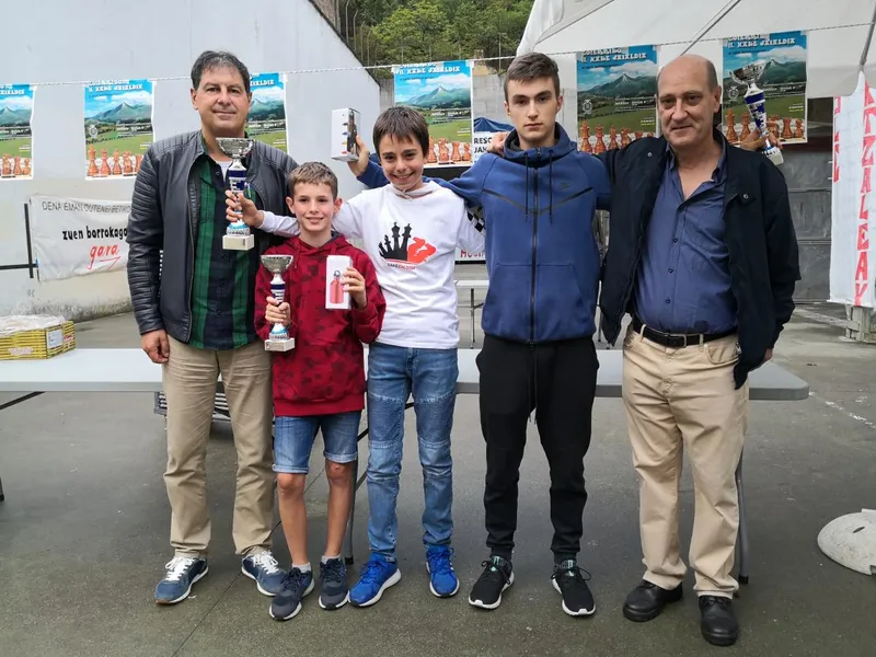 Harri Rodríguez se corona campeón en la Goierriko Xake Festa de Zaldibia