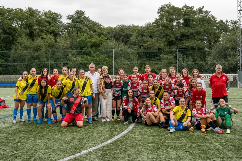 El Atlético San Pedro se corona campeón del V Trofeo Concello de Oleiros de fútbol femenino