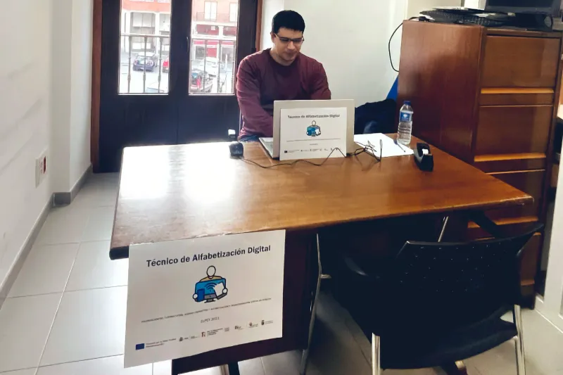 Peñafiel contrata a tres jóvenes con fondos europeos para impulsar el turismo y la digitalización