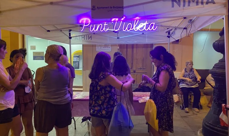 Burjassot refuerza la seguridad en fiestas con Puntos Violeta para prevenir la violencia machista