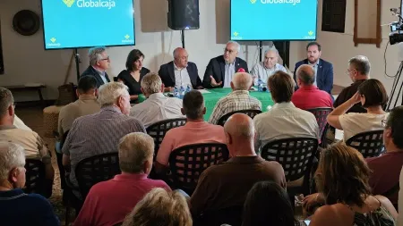 Productores y comercializadores debaten en Manzanares la rentabilidad de los cereales ante la caída de cosechas