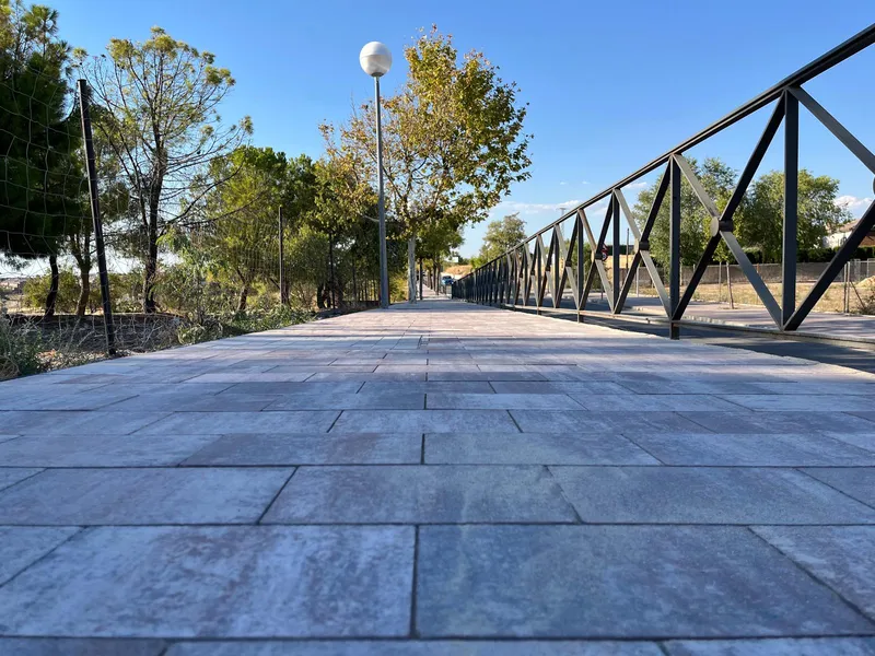 Horche finaliza la mejora del paseo peatonal entre la ermita y el CEIP San Roque
