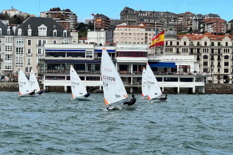 Abiertas las inscripciones para los cursos de vela de verano 2026 en Ribamontán al Mar