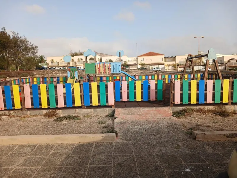 Pájara retira parques infantiles en Costa Calma por problemas de seguridad en suelo privado