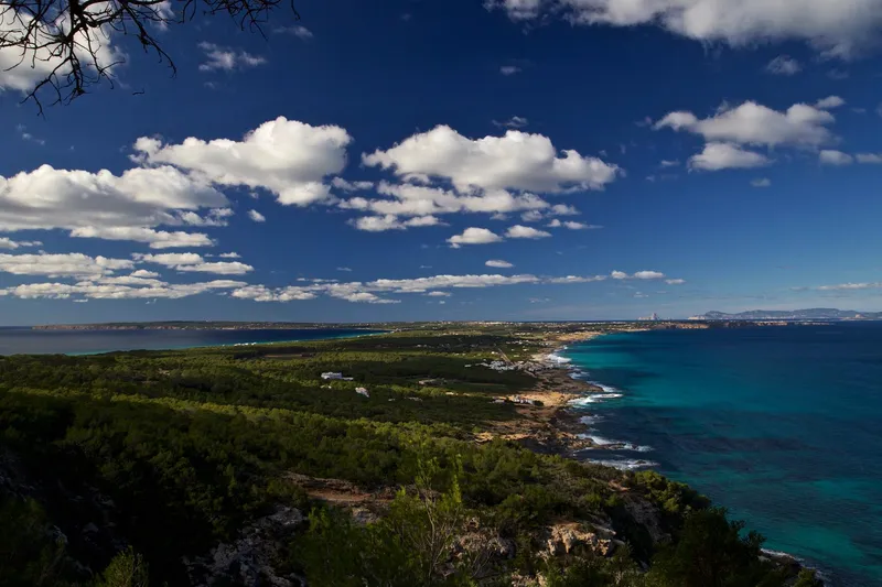 Formentera: Descubre la joya mediterránea de las Islas Baleares