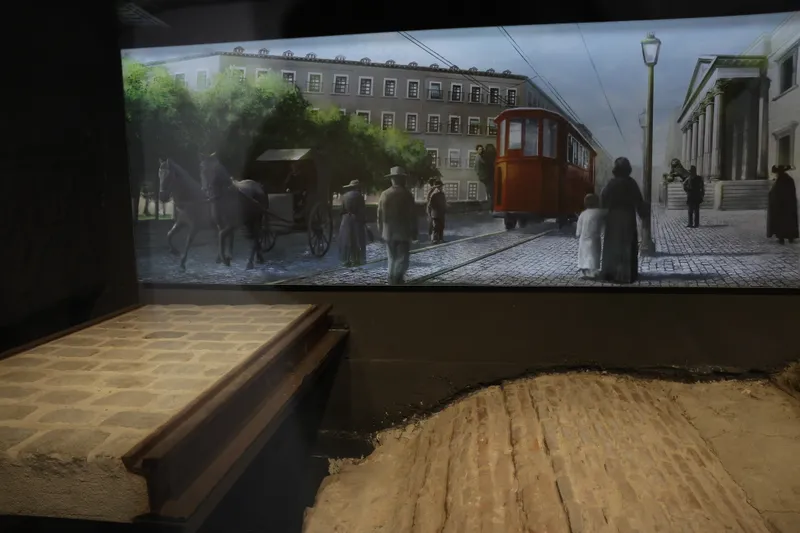 Madrid abre un espacio museográfico con restos del antiguo tranvía y del Viaje del Agua