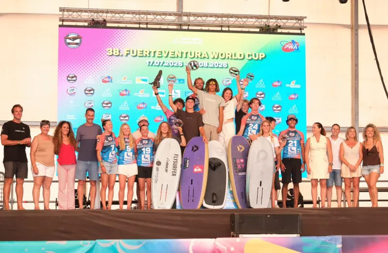 El Mundial de Windsurf y Wingfoil corona a Belloeuvre y Cappuzzo en Pájara