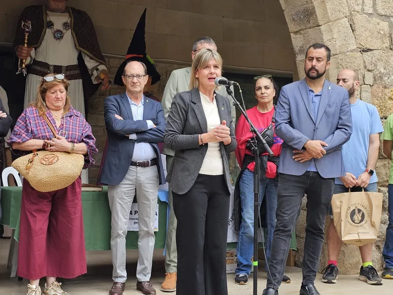Noemí Llauradó inaugura la Festa del Vidre Artesà de Vimbodí i Poblet y resalta el valor de las tradiciones