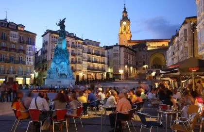 Nuevos inspectores de Vitoria-Gasteiz controlarán veladores, vados y eventos desde julio