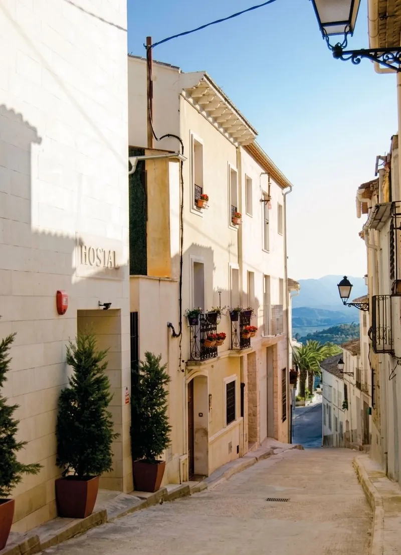 Benimassot promociona el Hostal Rural Cantacuc como opción de alojamiento
