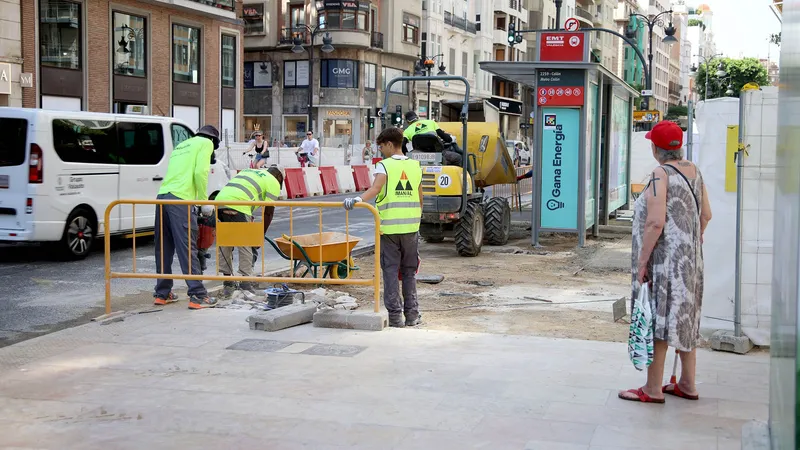 València avanza en la remodelación de la calle Colón con refuerzo de equipos en agosto